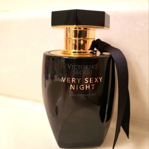 Victoria's Secret Very Sexy Night perfume